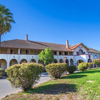 Historic Hydro Motor Inn, 56 Chelmsford Place, Leeton, NSW 2705