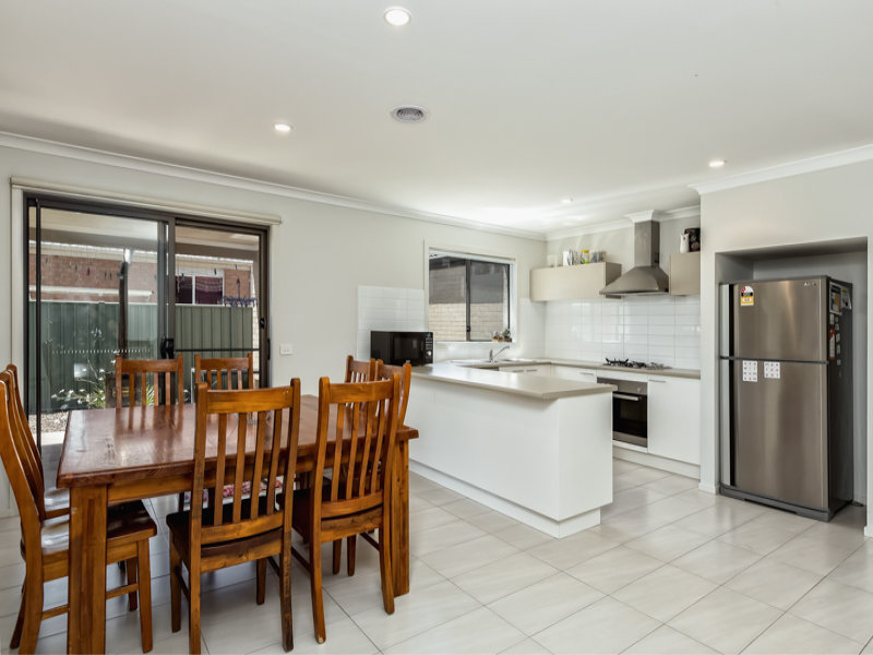 6 Amesbury Ave, Wyndham Vale, VIC, 3024, Wyndham Vale - Thumbnail 3