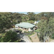 ST HELEN'S COUNTRY COTTAGES, 72 Warenda Road, Clare, SA 5453
