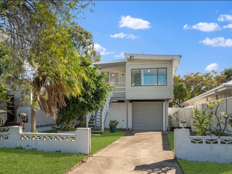11 Sportsground Street, Redcliffe