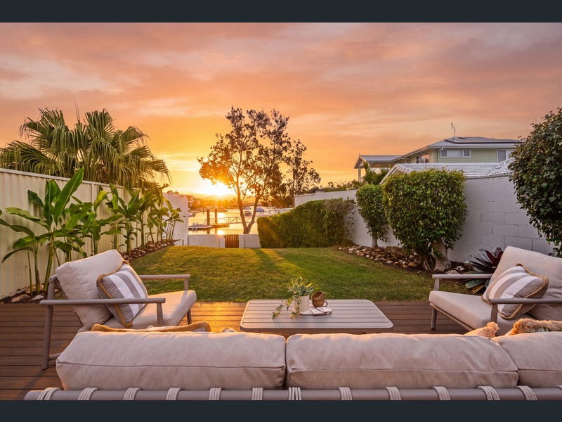 42 Nineteenth Avenue, Palm Beach