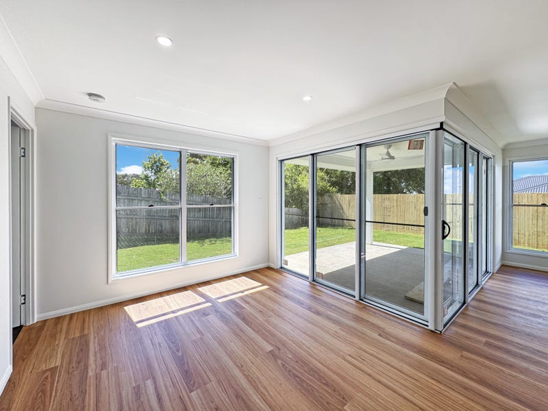 30 Latsky Drive, Cotswold Hills