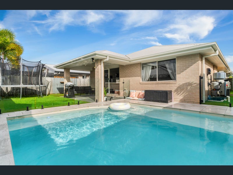 110 McArthur Parade, Baringa