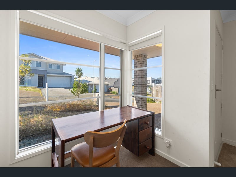 6 Hamersley Court, Spring Mountain