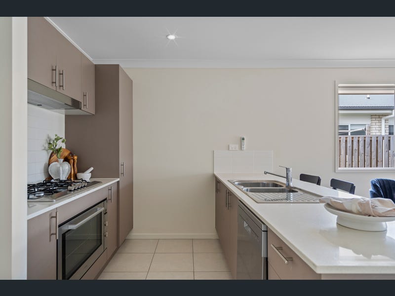 48 Tahoe Street, Logan Reserve