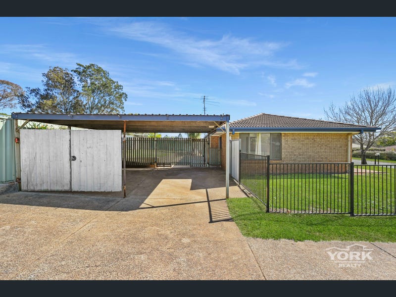 2 Champagne Crescent, Wilsonton Heights