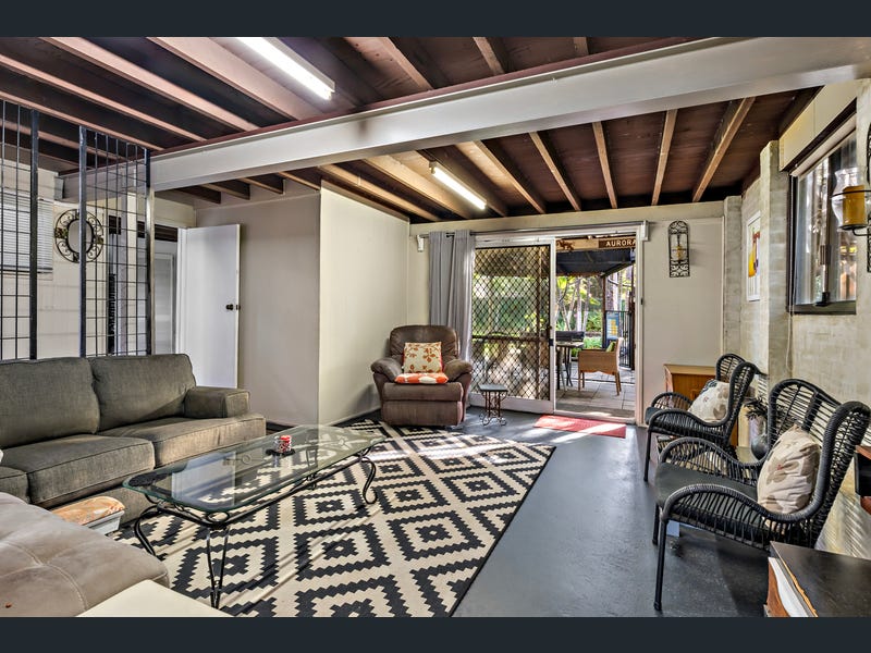 22 Chaucer Parade, Strathpine