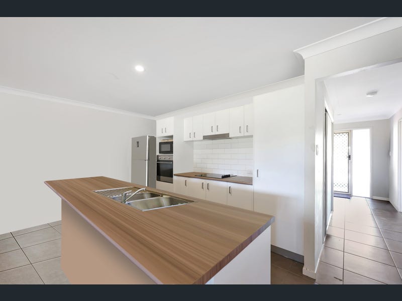 4 Balmoral Court, Moore Park Beach