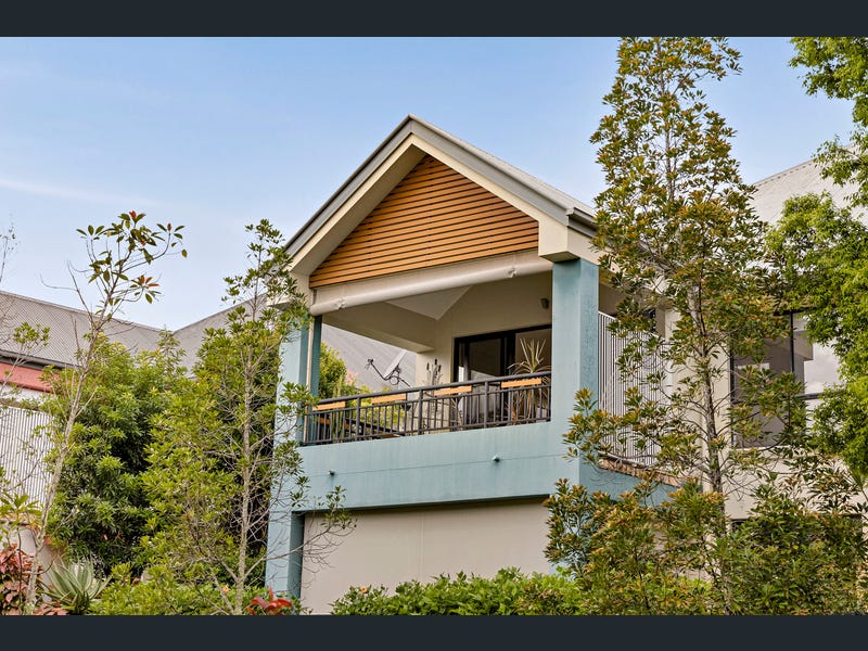 2048/1 The Vistas Drive, Carrara