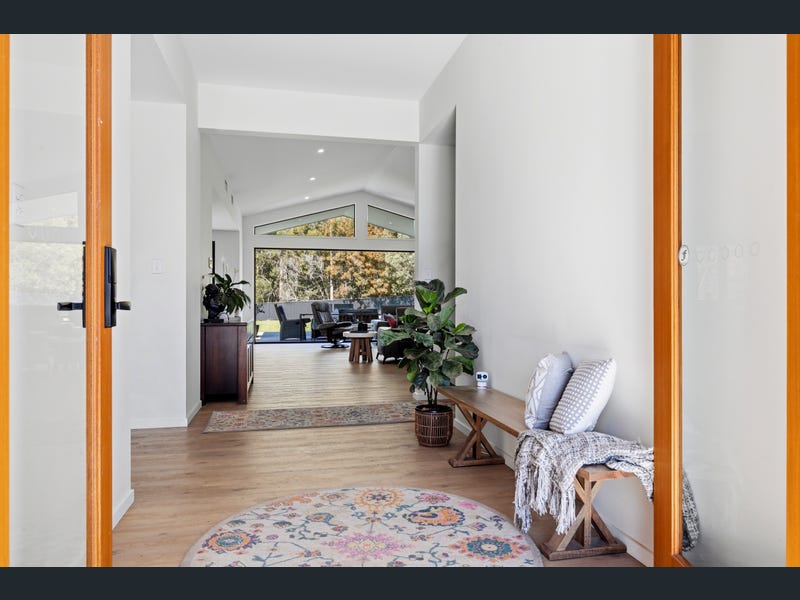 16 Hampton Court, Forestdale