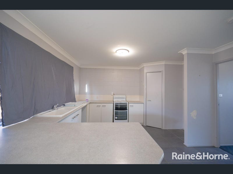 1/4 Aspinall Street, Warwick