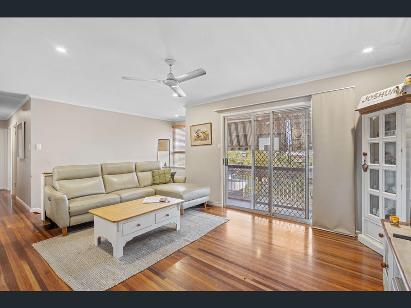 15 Derrima Crescent, Ferny Hills
