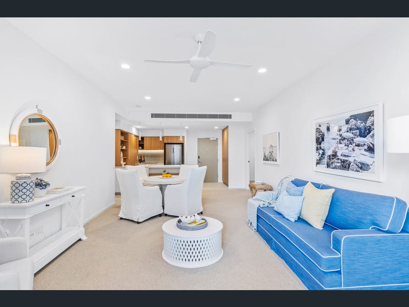 126/61 Hillcrest Parade, Miami