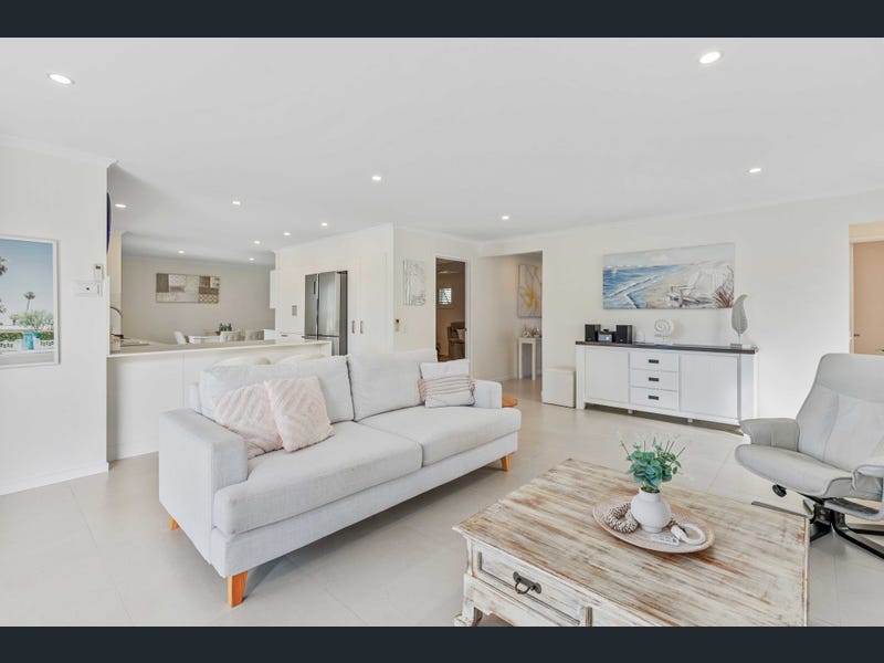 4 Vucas Court, Currumbin Waters