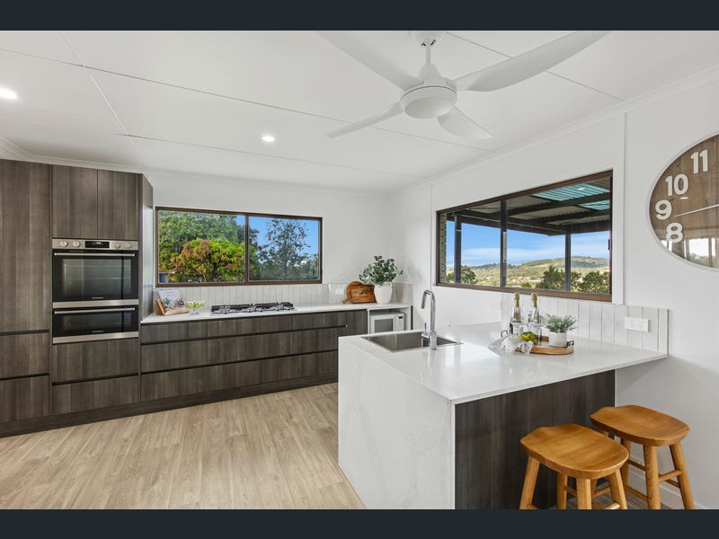 4 Figtree Road, Chatsworth