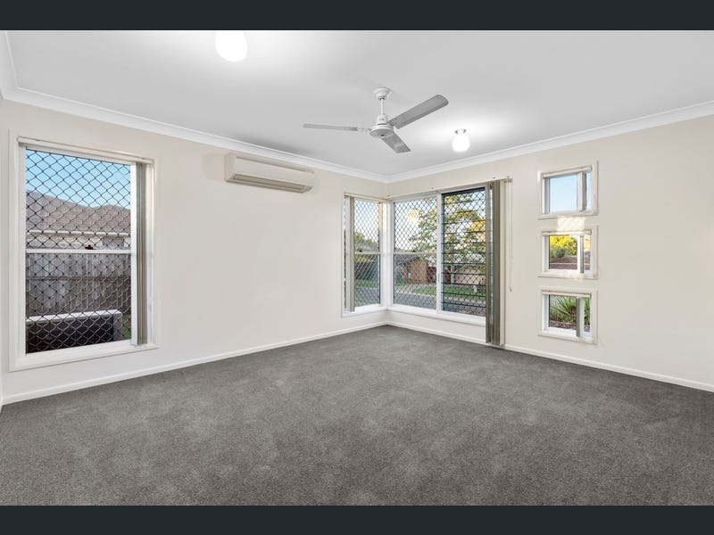 16 Dannika Way, Deebing Heights