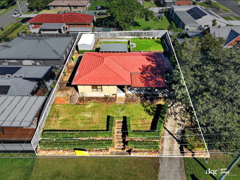 64 Radiata Street, Hillcrest