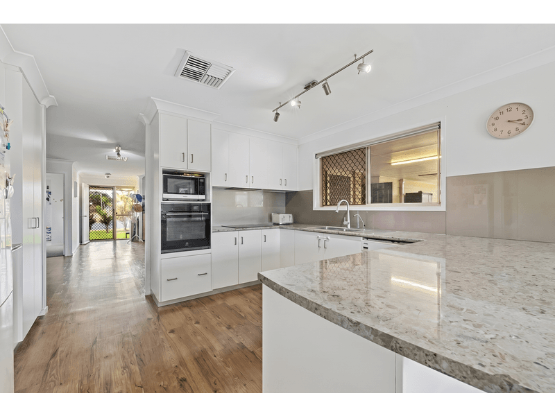 16 Crinum Crescent, Emerald