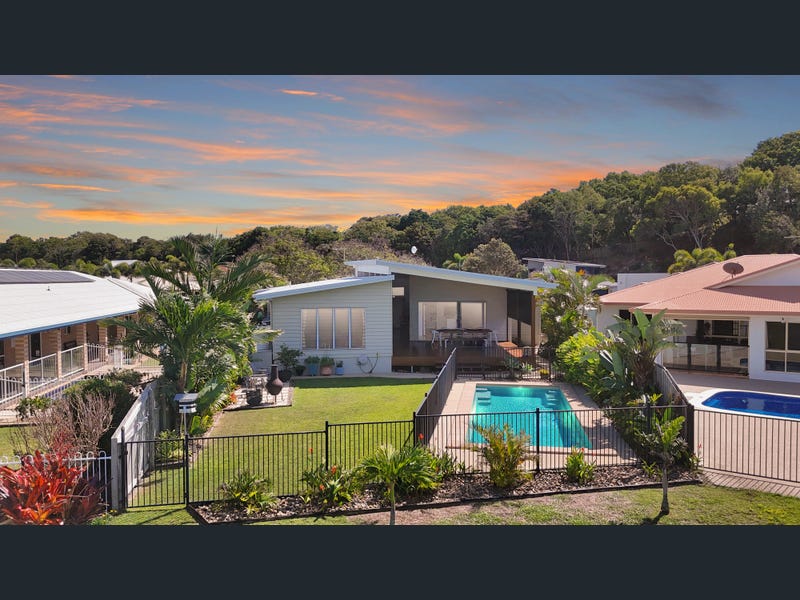 16 Portside Place, Shoal Point