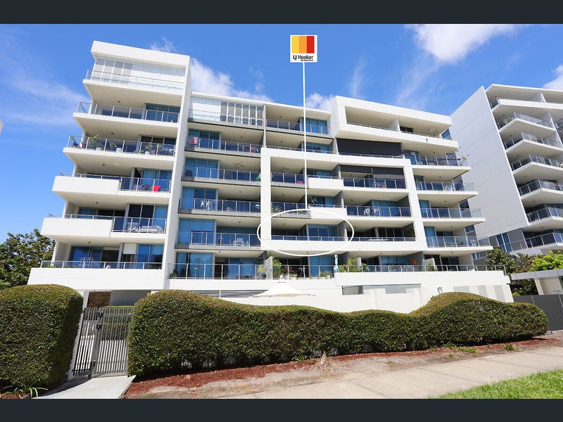 203/11 Compass Drive, Biggera Waters