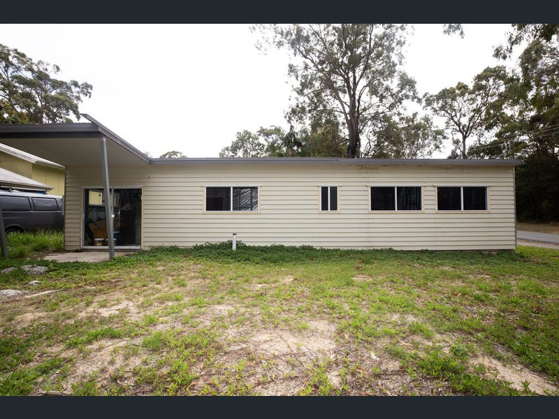 1 Parakeet Street, Macleay Island