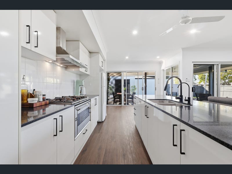 64 Victor Avenue, Glenella