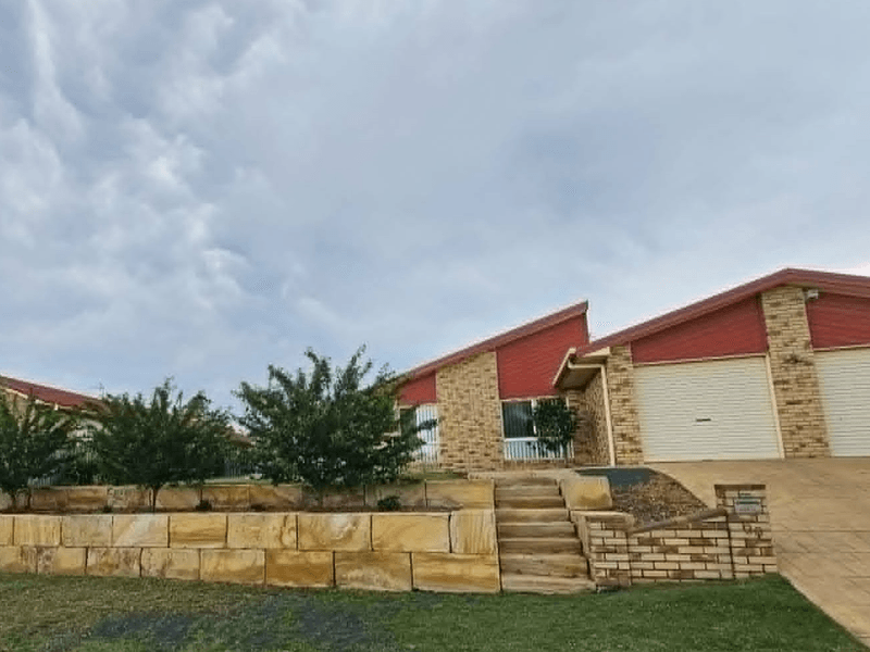 30 Dalzell Crescent, Darling Heights