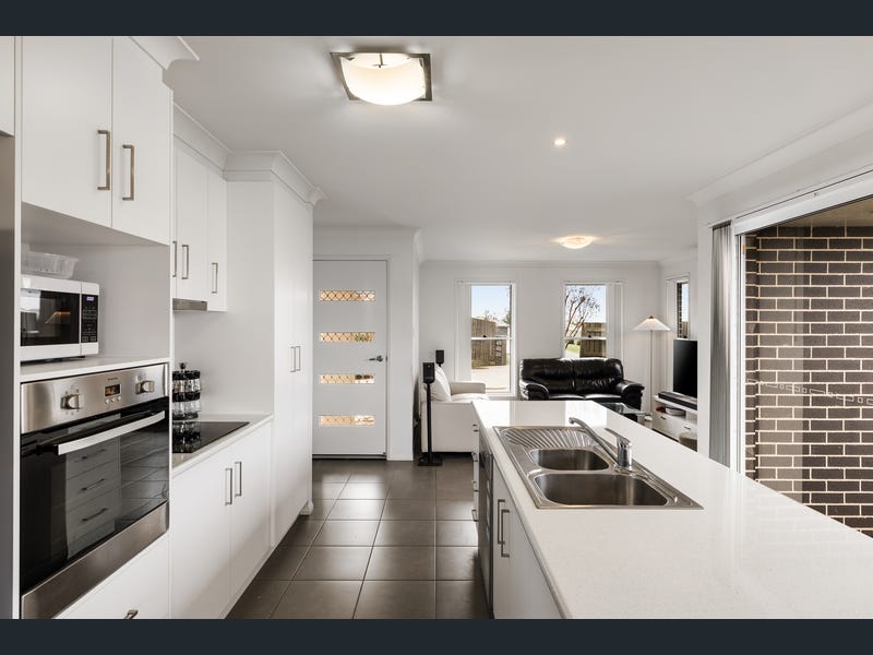 1/23 Furness Court, Kearneys Spring