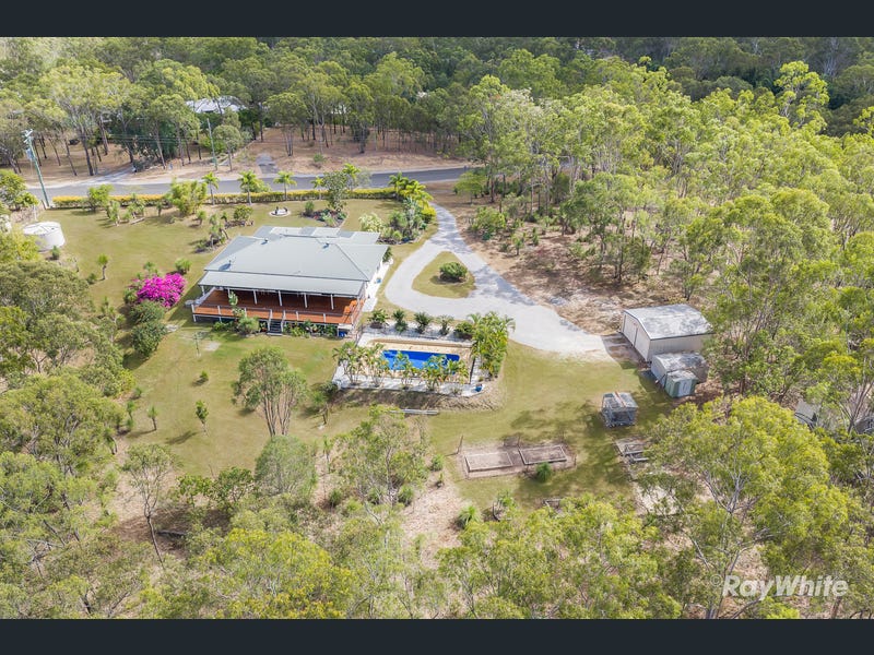 80 Flora Drive, Beecher