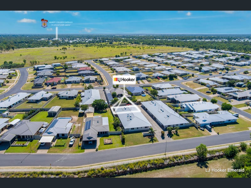 9/44 Lakeside Drive, Emerald