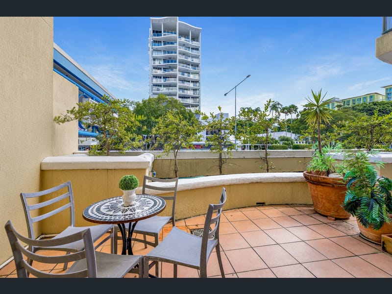 8/62 Abbott Street, Cairns City