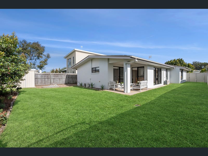 12 Gainsborough Crescent, Peregian Springs
