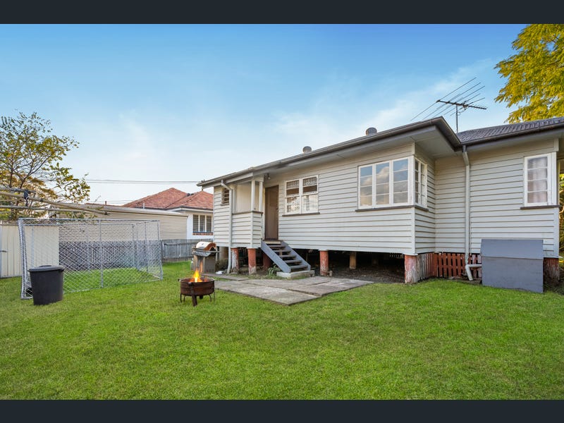 135 Blackstone Road, Silkstone