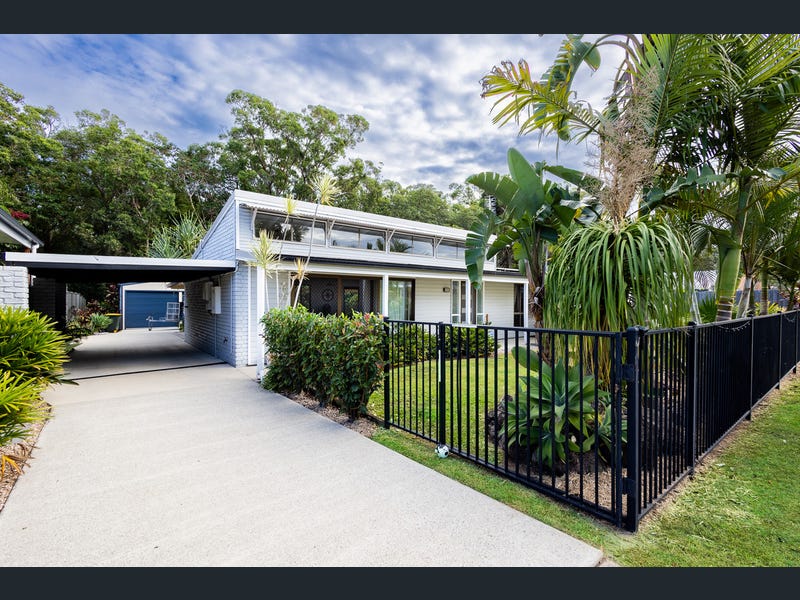 35 Burremah Crescent, Mount Coolum