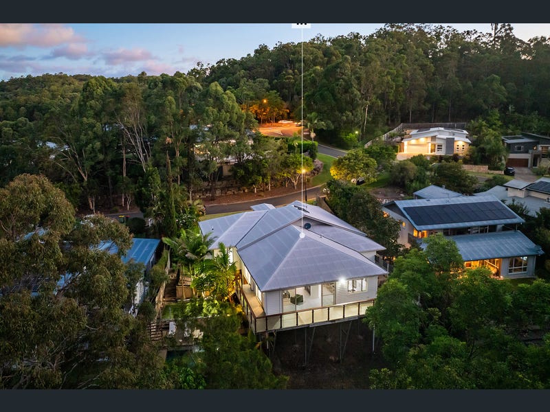 4 Parkes Court, Reedy Creek