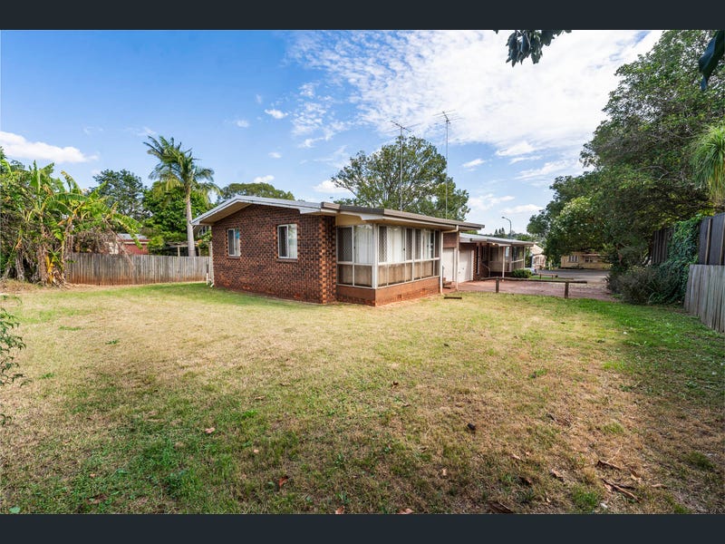 1 & 2/212 Ruthven Street, North Toowoomba