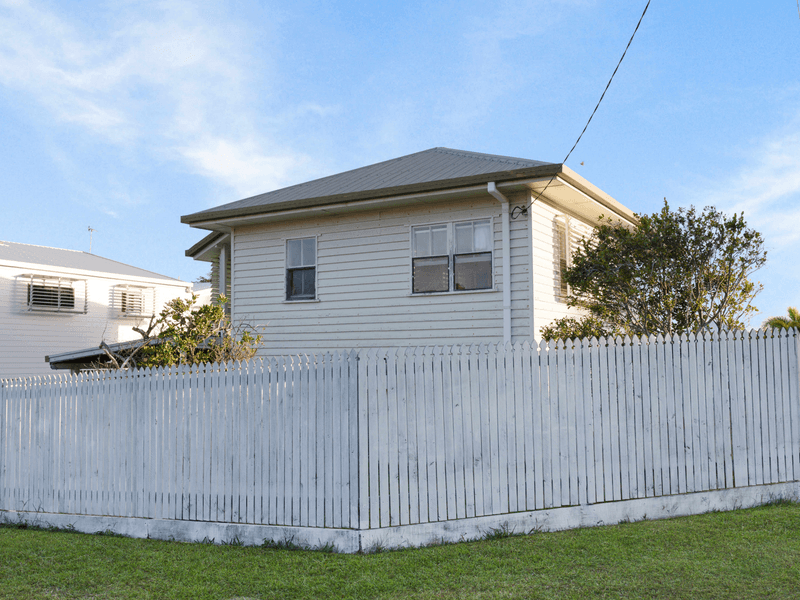 13 Elma Street, Cooee Bay