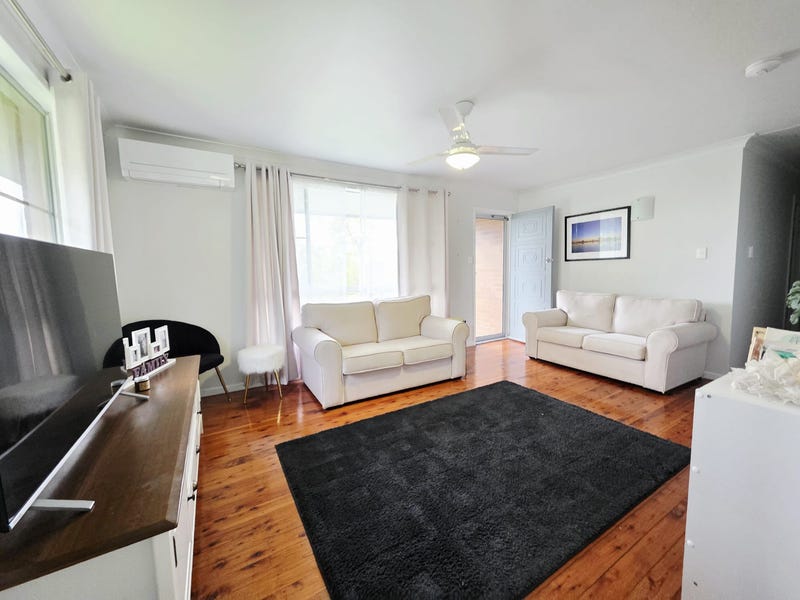 32 Railway Terrace, Crows Nest