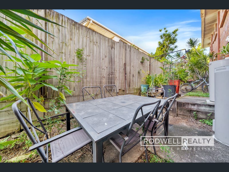 19/15 Smith Road, Woodridge