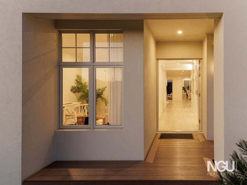 2 Peterson Way, White Rock