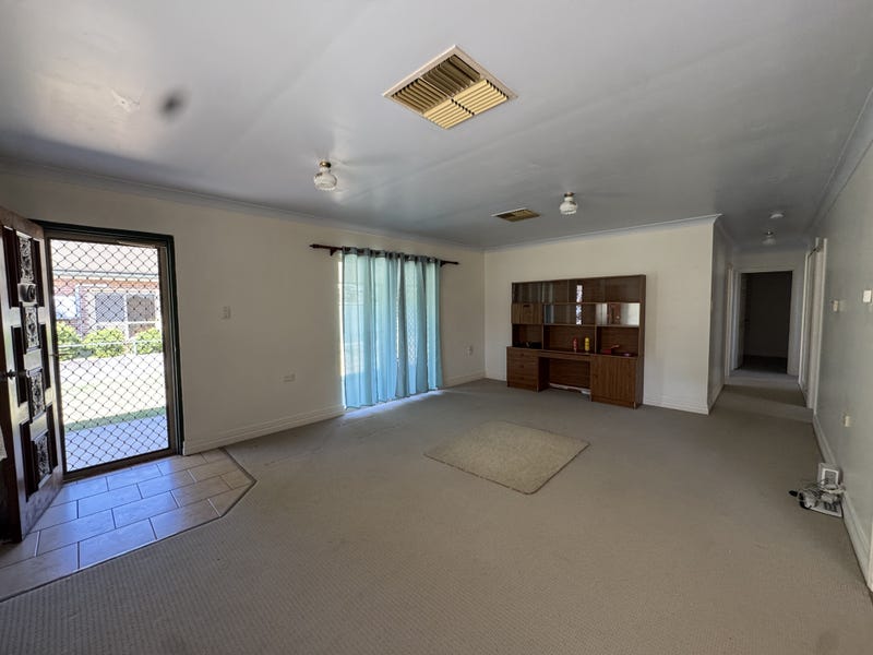 13 Gillespie Street, Moura