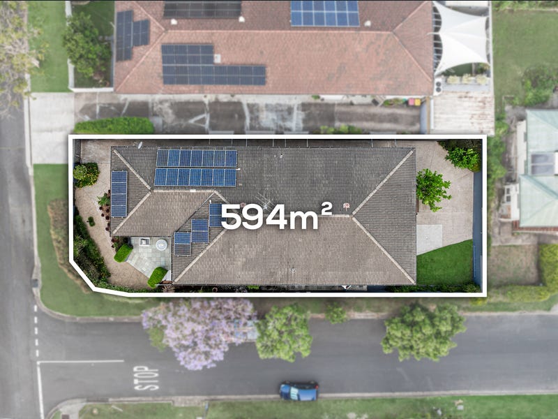 33 Rees Avenue, Coorparoo
