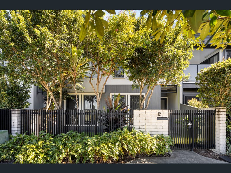 12 Parkway Terrace, Palmview