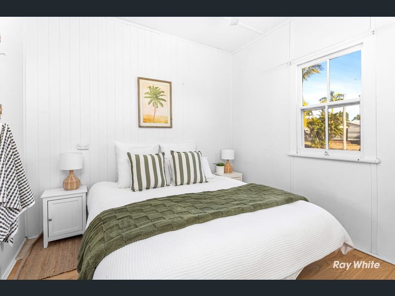 13 Elma Street, Cooee Bay