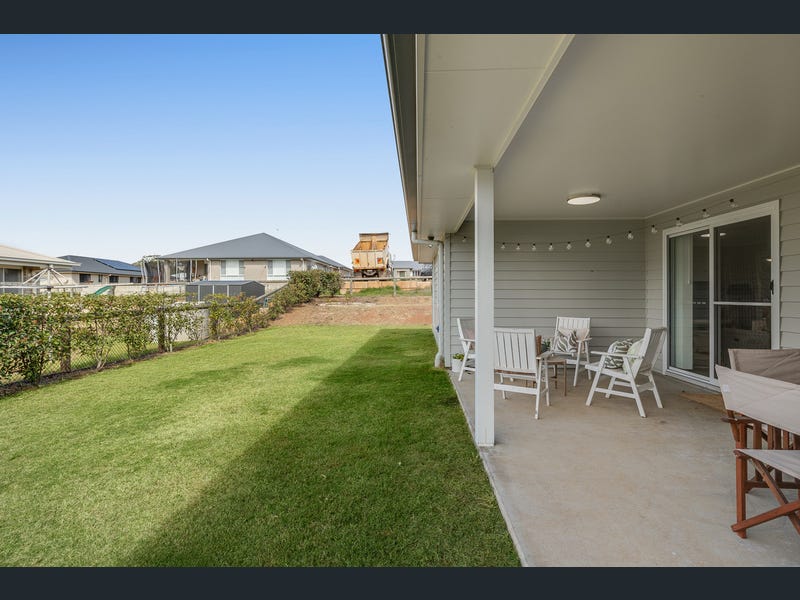 25 Lapwing Crescent, Meringandan West