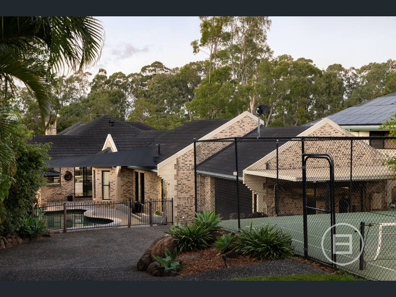 22 Jack Nicklaus Way, Parkwood