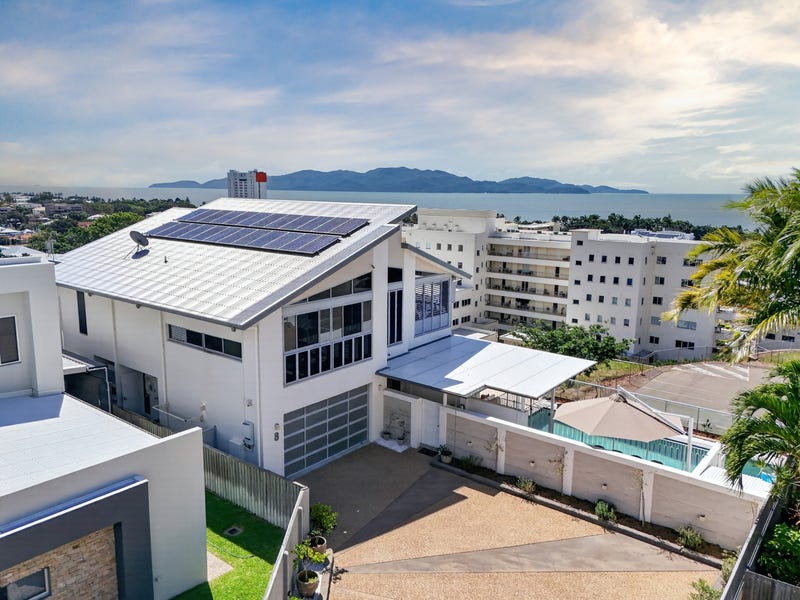 8 Panorama Court, North Ward