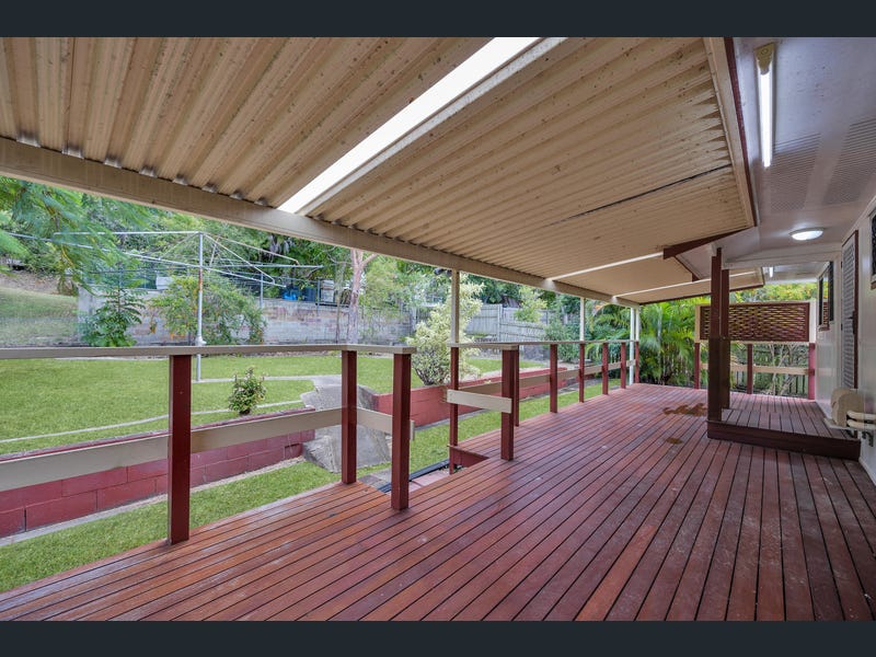 11 Drummer Street, Toolooa
