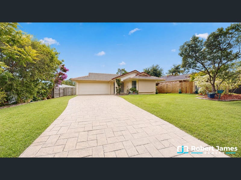 23 Golf Course Drive, Tewantin