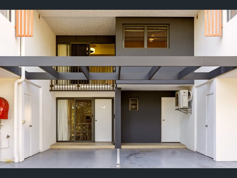 14/10 Grand Parade, Kawana Island